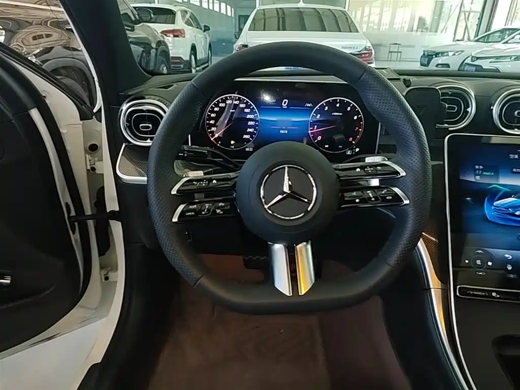 Mercedes-Benz C-Class 2025 — фото 7