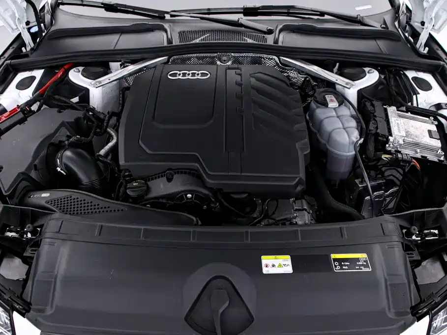 Audi A4L 2025 — фото 17