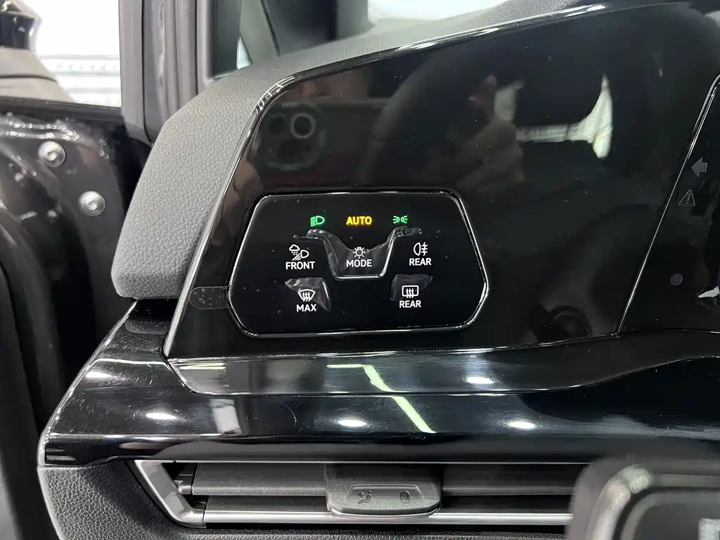 Volkswagen Golf 2023 — фото 11