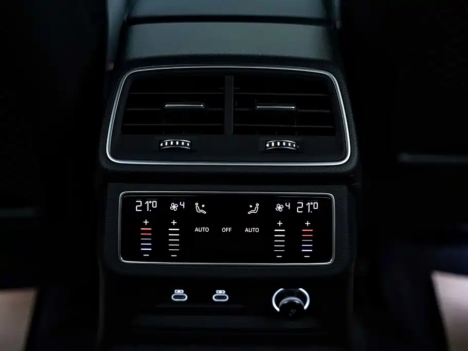 Audi A6L 2025 — фото 33