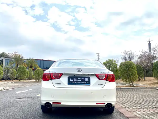 Toyota Reiz 2012
