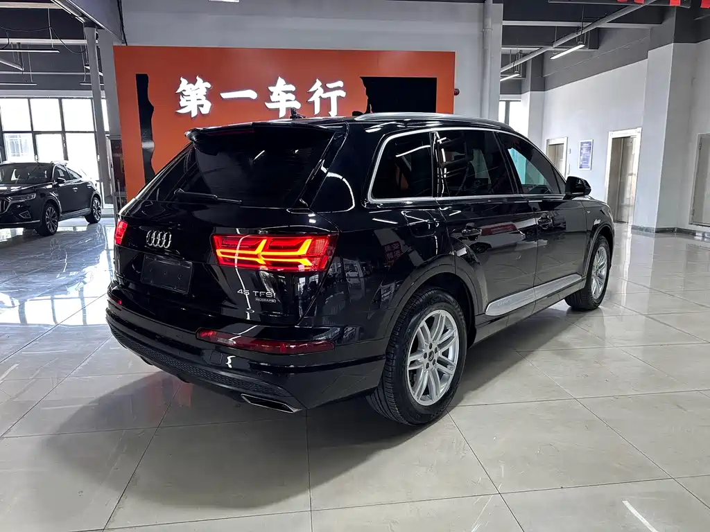 Audi Q7 2019 — фото 3