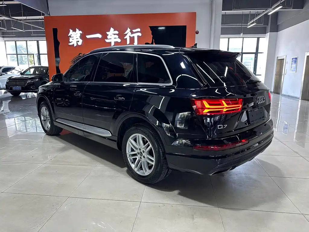 Audi Q7 2019 — фото 4