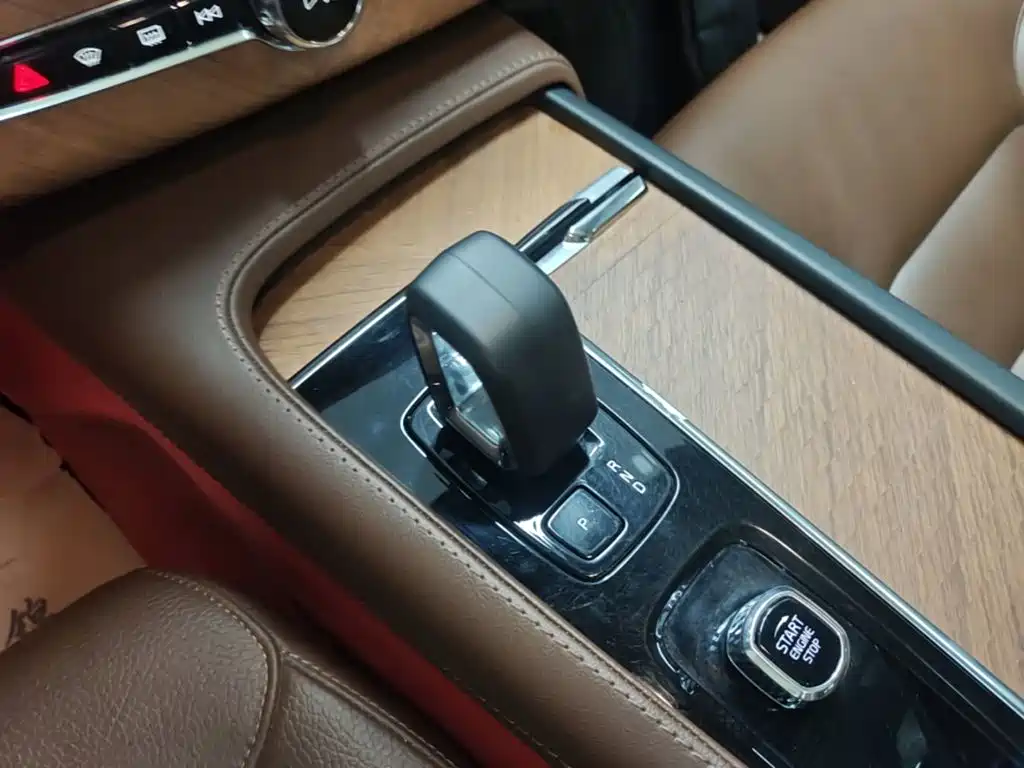 Volvo XC90 2023 — фото 14