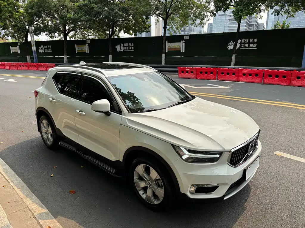 Volvo XC40 2021 — фото 27