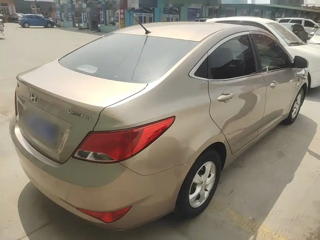 Hyundai Verna 2017 — фото 7