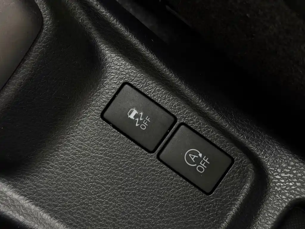 Toyota Yaris L 2021 — фото 18
