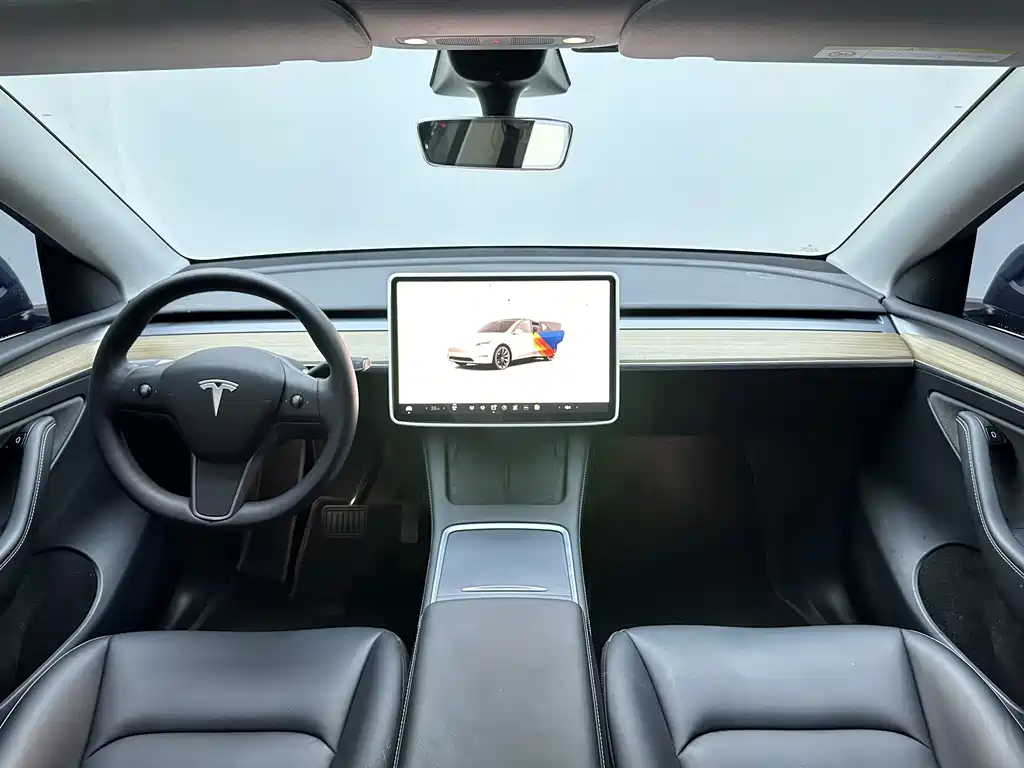 Tesla Model Y 2022 — фото 13