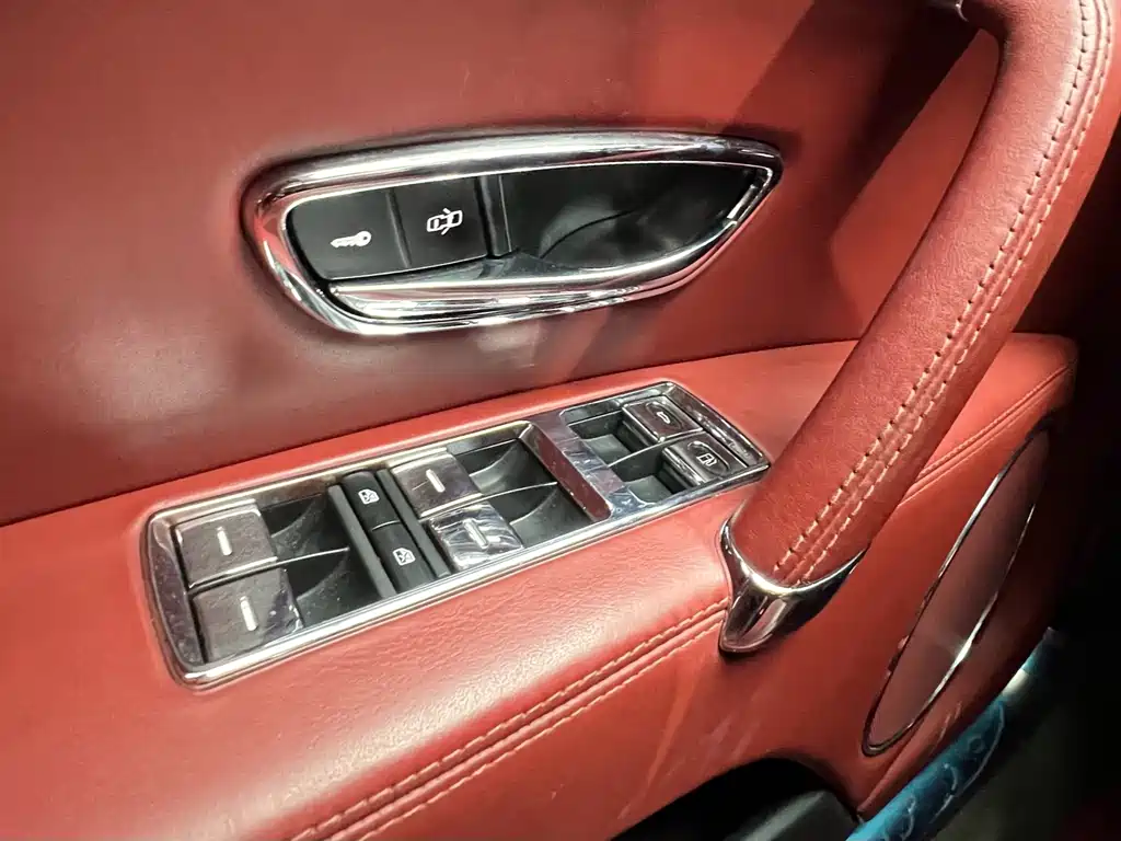 Bentley Flying Spur 2014 — фото 15