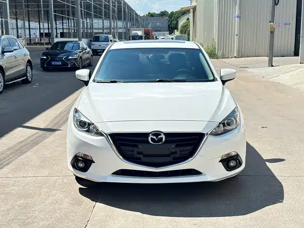 Mazda 3 Axela 2015