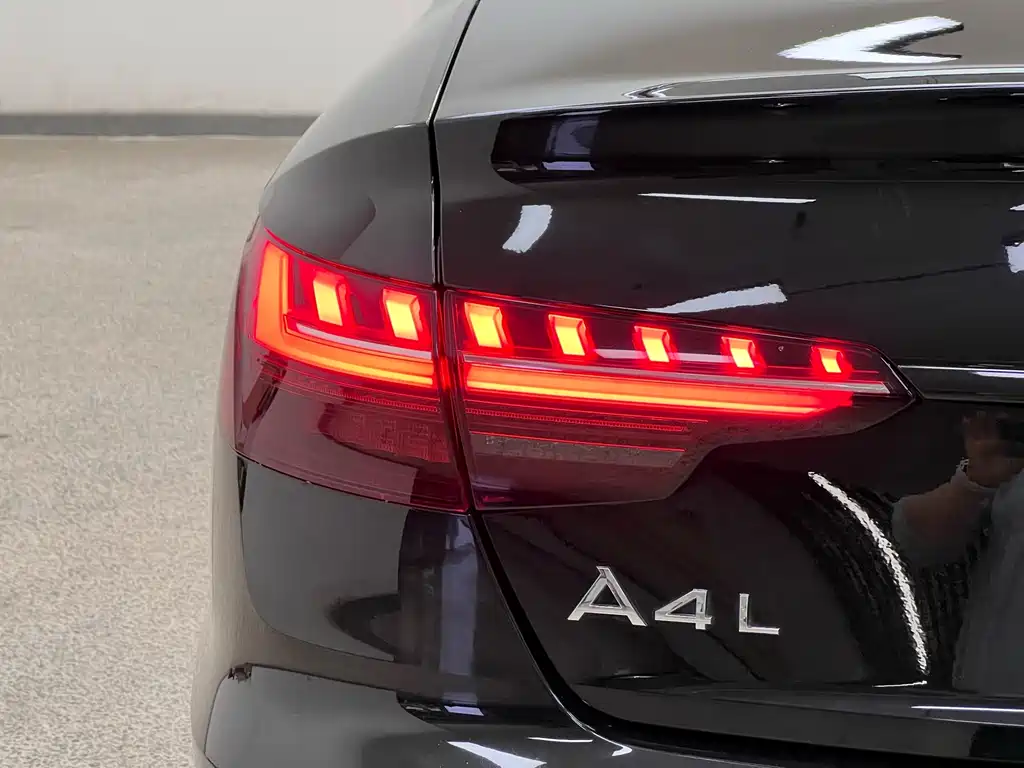 Audi A4L 2024 — фото 11