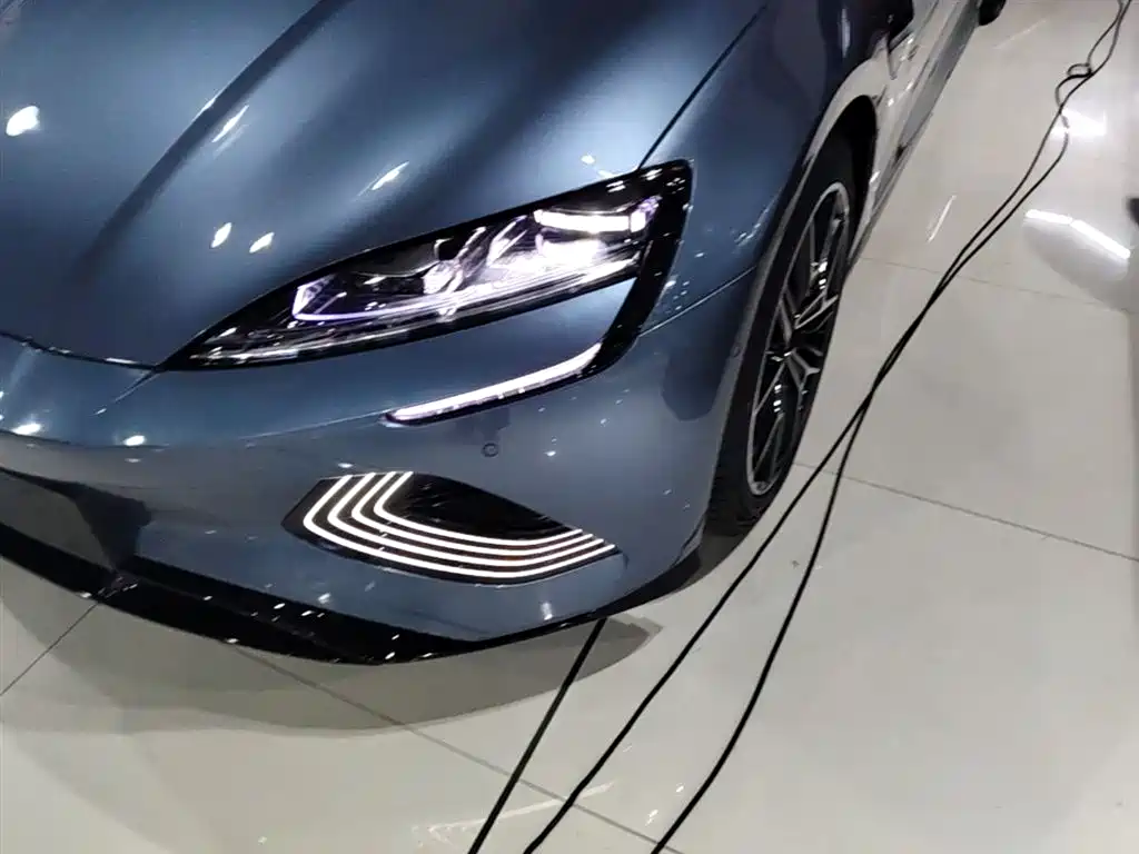 BYD Seal 2025 — фото 18