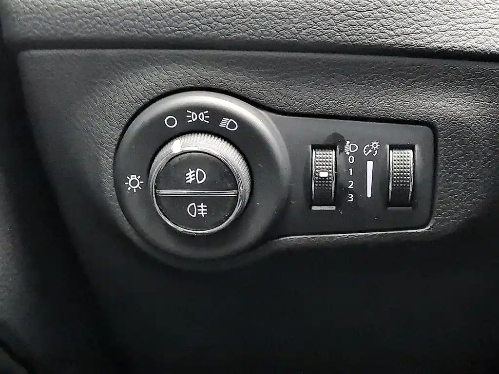 Jeep Compass 2018 — фото 21