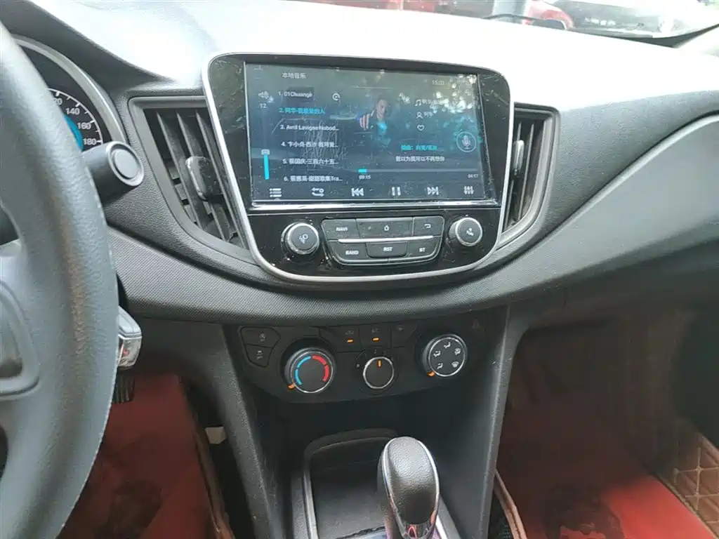 Chevrolet Cavalier 2018 — фото 13