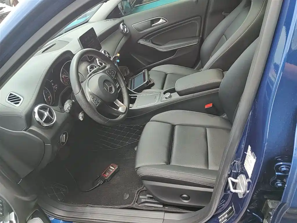 Mercedes-Benz GLA 2018 — фото 15