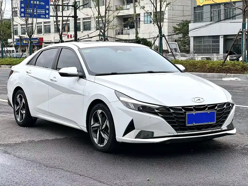 Hyundai Elantra 2021