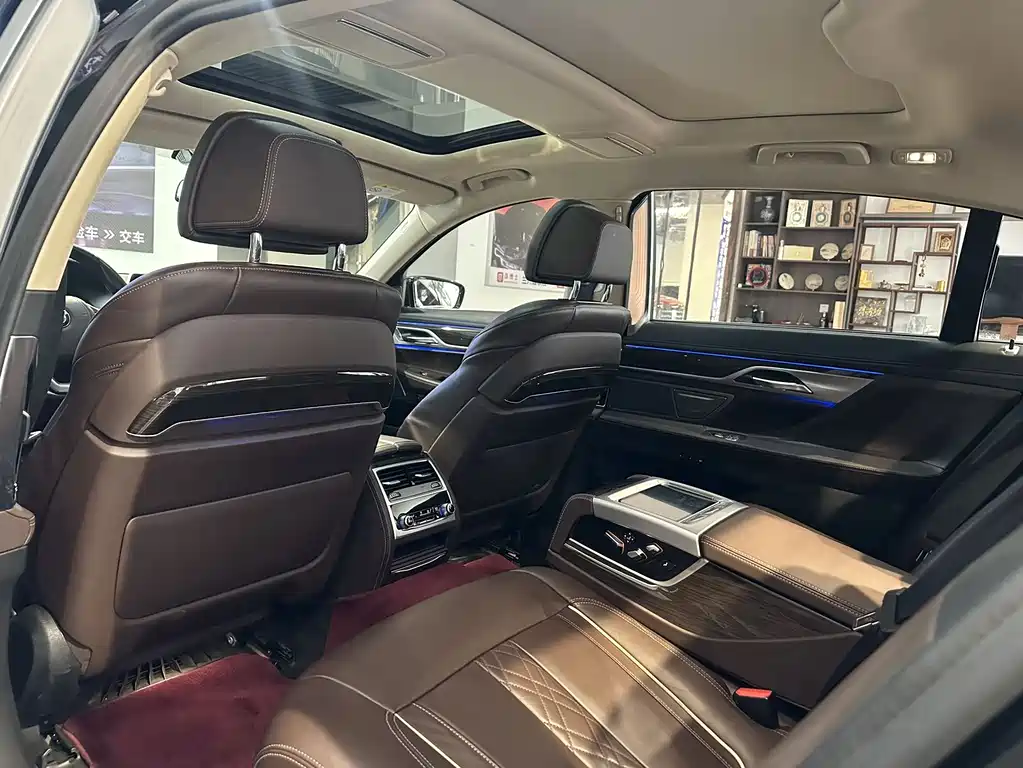 BMW 7 Series 2020 — фото 11