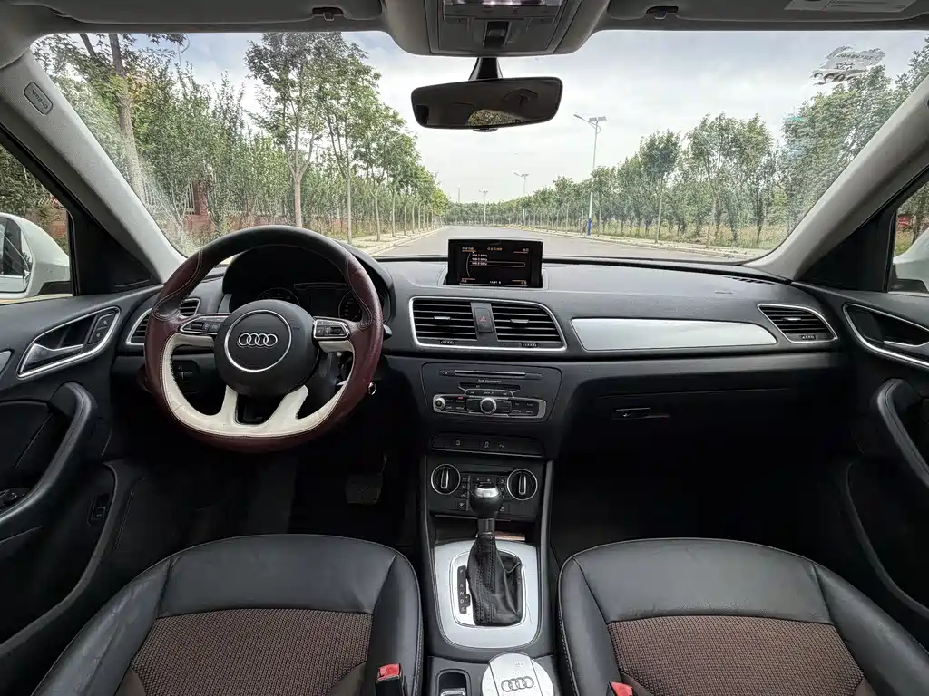 Audi Q3 2017 — фото 12