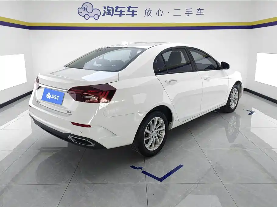 Geely Emgrand 2022 — фото 3