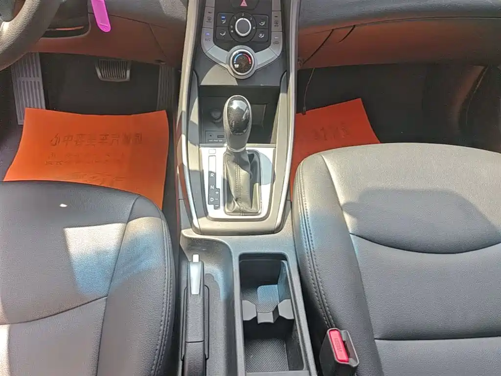 Hyundai Elantra Langdong 2016 — фото 14