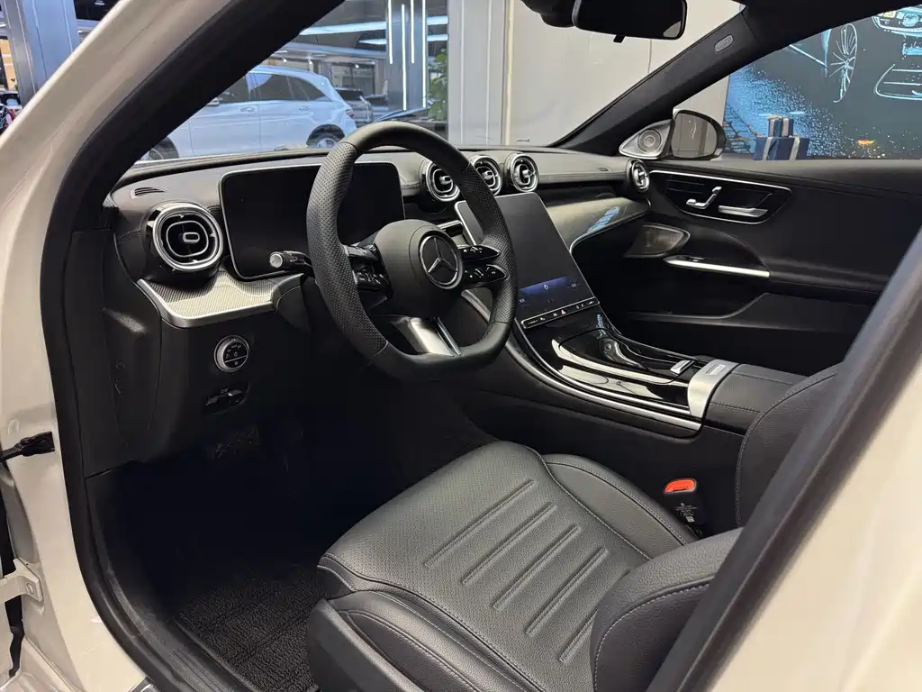 Mercedes-Benz C-Class 2025