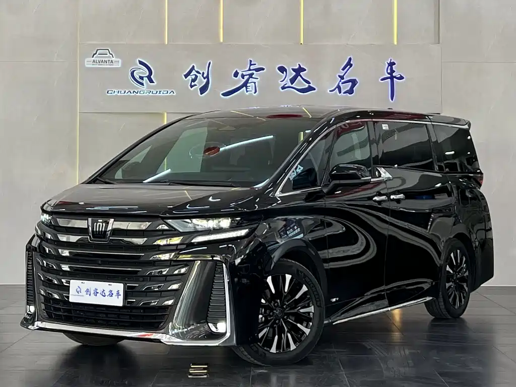 Toyota Vellfire 2024 — фото 1
