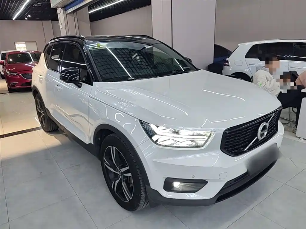 Volvo XC40 2020 — фото 4