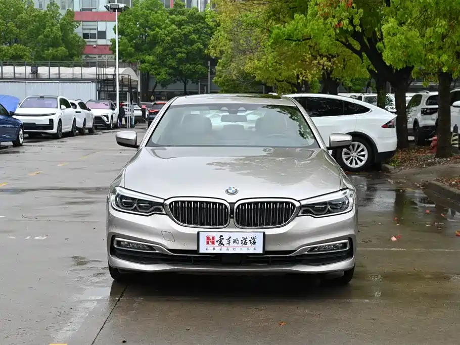 BMW 5 Series 2018 — фото 2