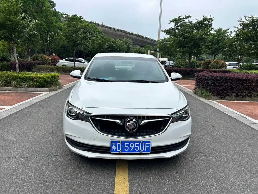 Buick Excelle 2018 — фото 2