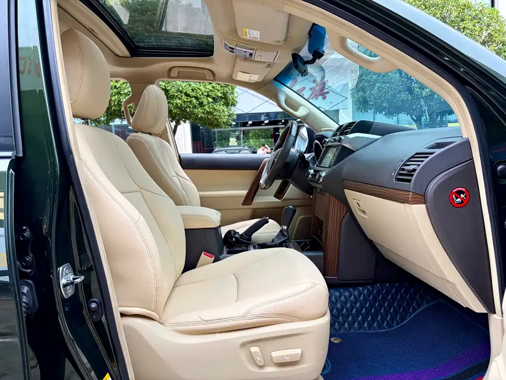 Toyota Prado 2015 — фото 12