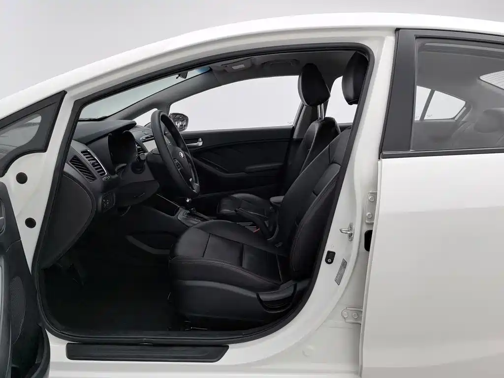 Kia K3 2015 — фото 10