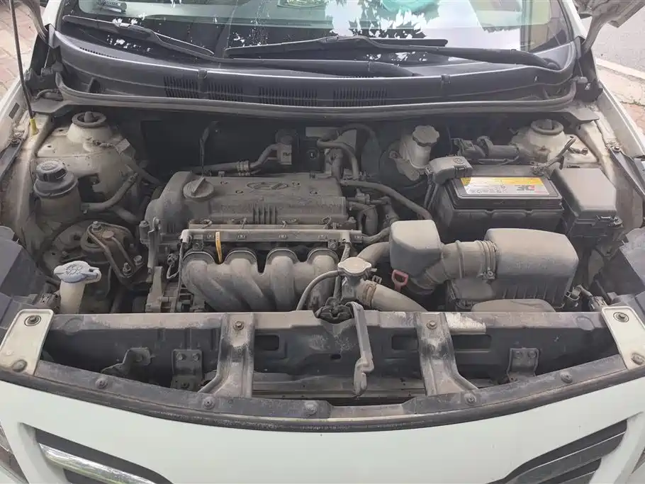 Hyundai Verna 2015 — фото 10