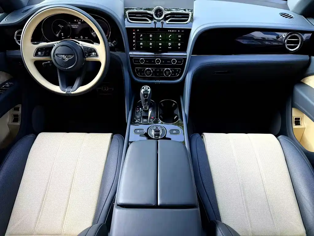 Bentley Bentayga 2022 — фото 11