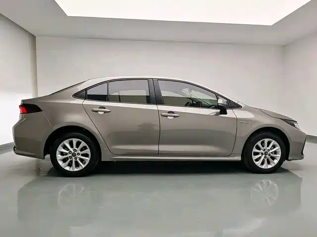 Toyota Corolla 2021 — фото 18