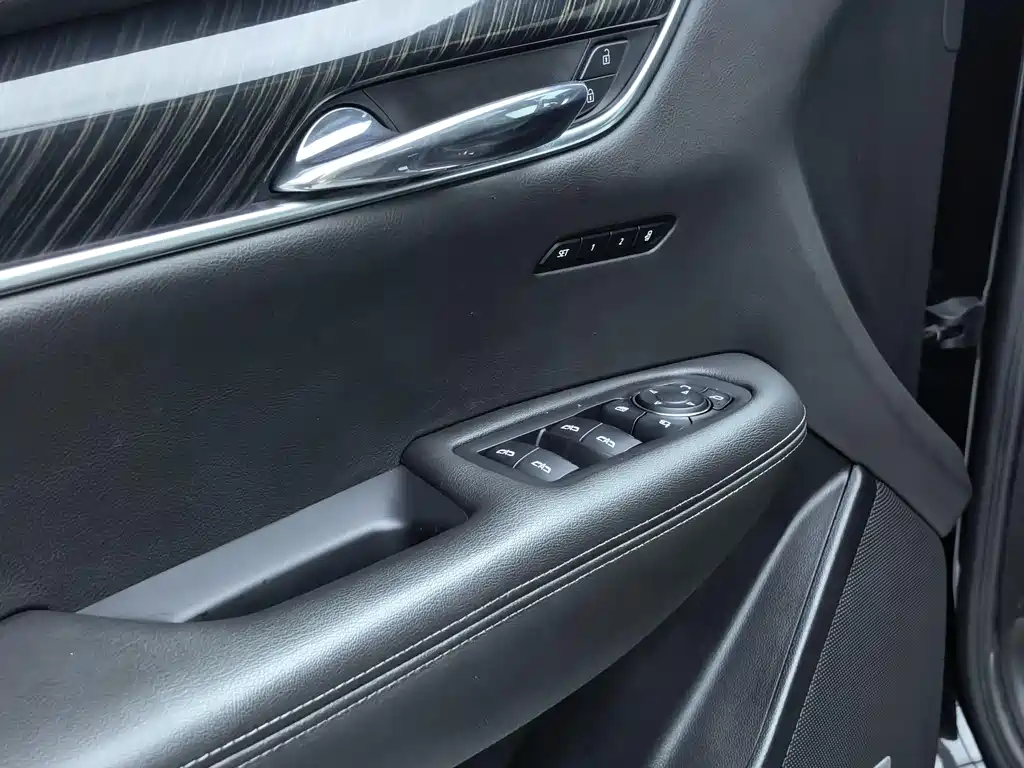 Cadillac XT6 2021 — фото 28