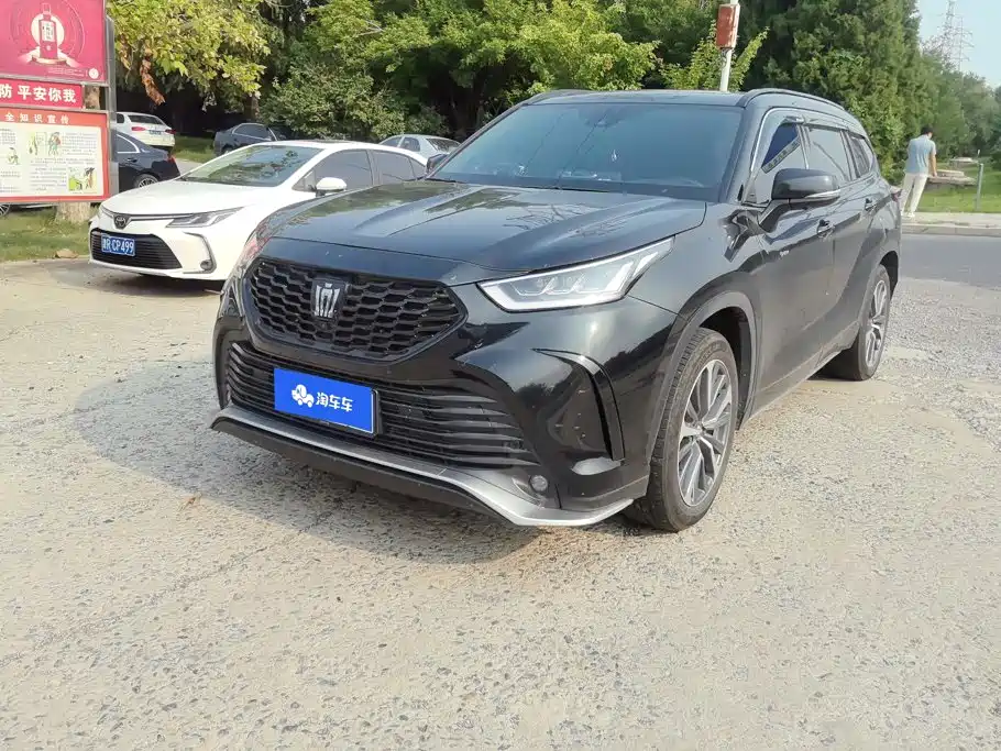 Toyota Crown Kluger 2025