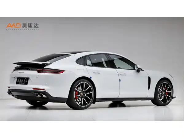 Porsche Panamera 2021
