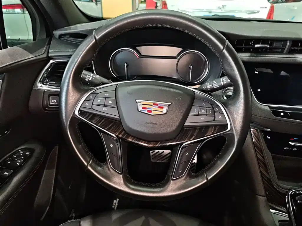 Cadillac XT5 2020 — фото 17