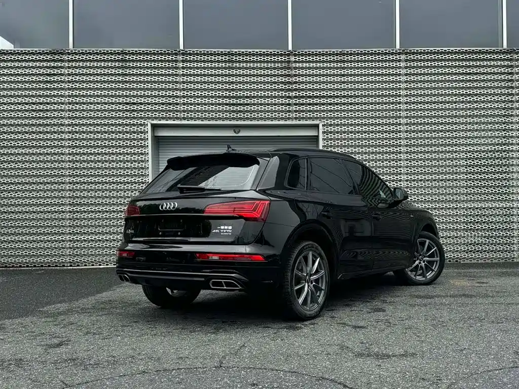 Audi Q5L 2023 — фото 7