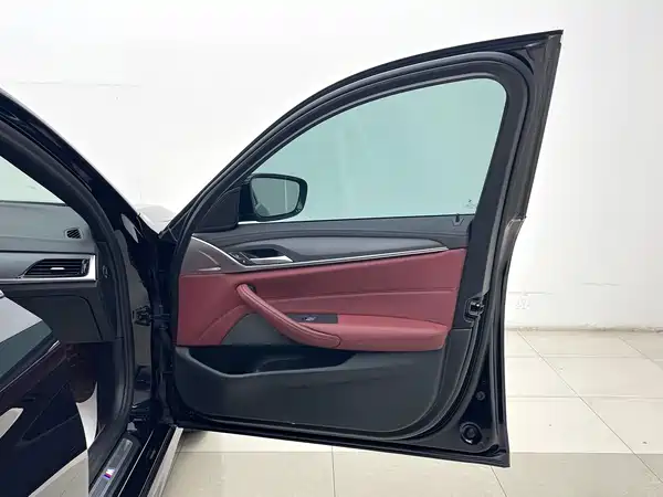 BMW 5 Series 2021