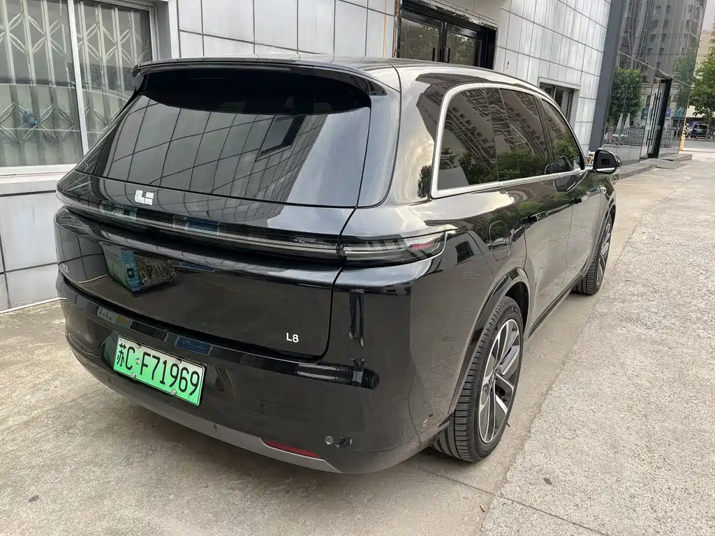 Li Auto Li L8 2025