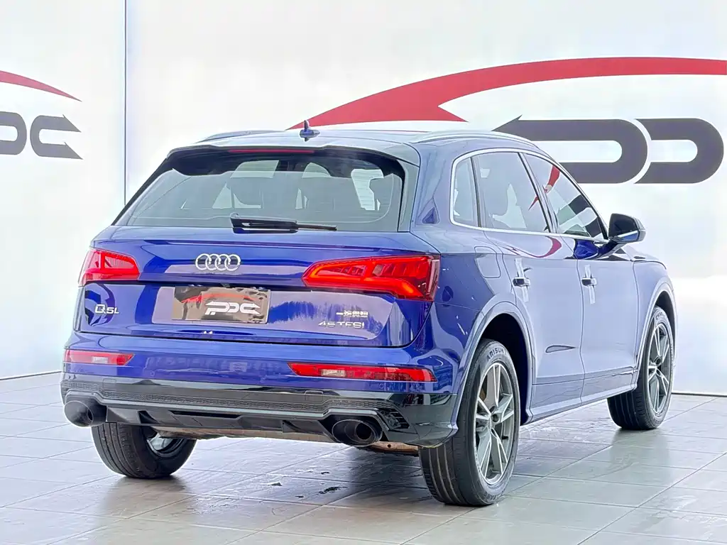 Audi Q5L 2020 — фото 24