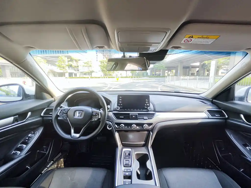 Honda Accord 2019 — фото 11