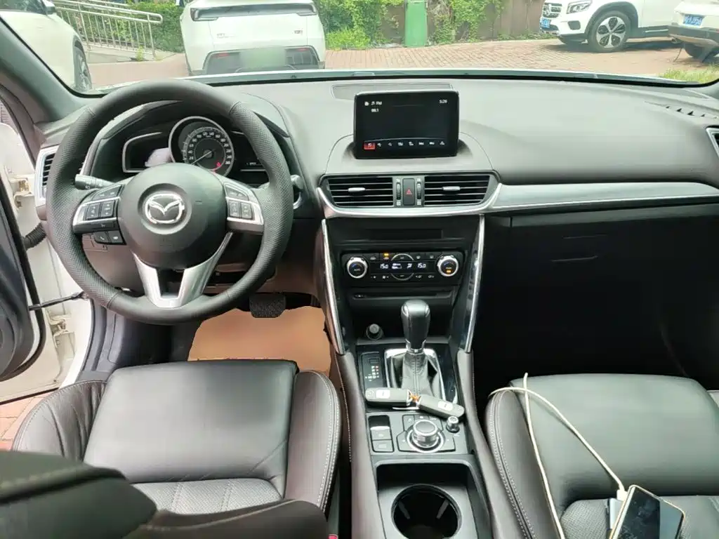 Mazda CX-4 2016 — фото 10