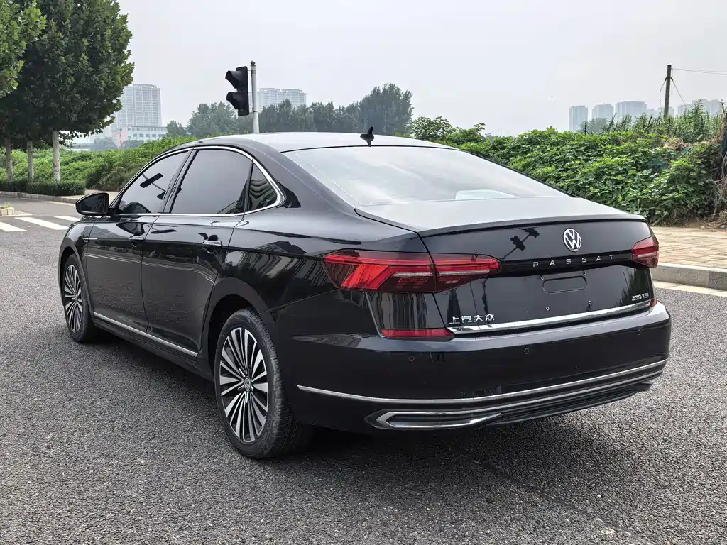Volkswagen Passat 2019 — фото 19