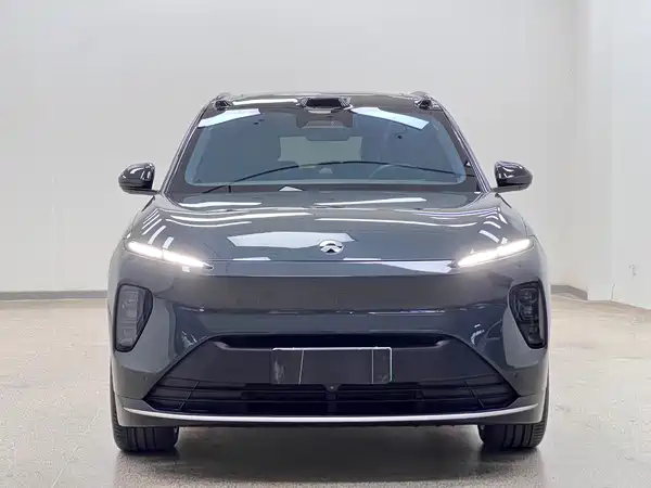 NIO ES8 2023