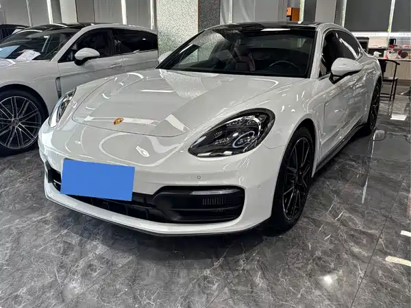 Porsche Panamera 2021