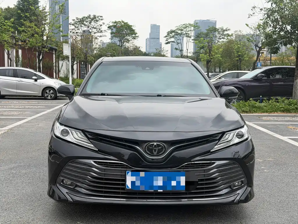 Toyota Camry 2020 — фото 2