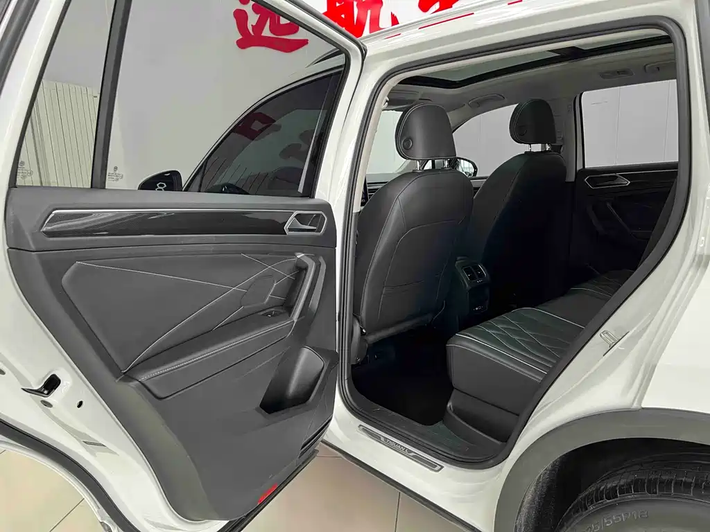 Volkswagen Tiguan L 2022 — фото 15