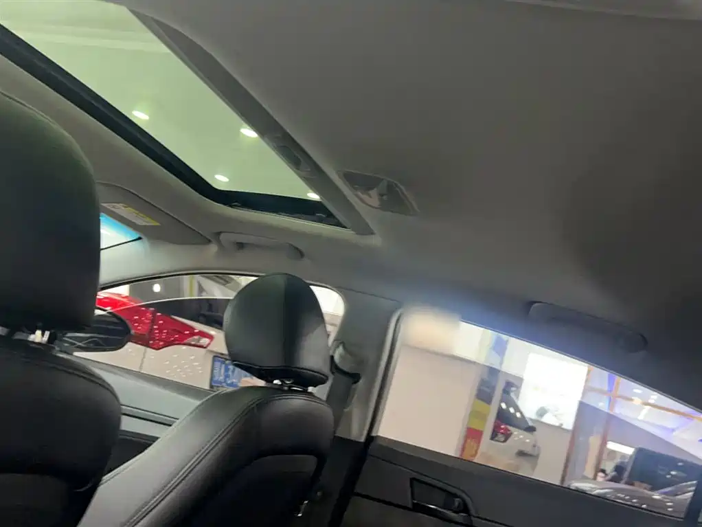 Hyundai Elantra 2019 — фото 15